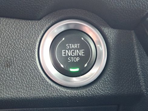 Used 2024 Chevrolet Traverse RS image 21