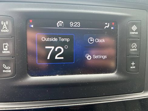 Certified 2017 Chrysler Pacifica Touring FWD image 26