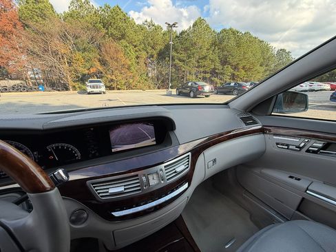Used 2012 Mercedes-Benz S 550 image 25