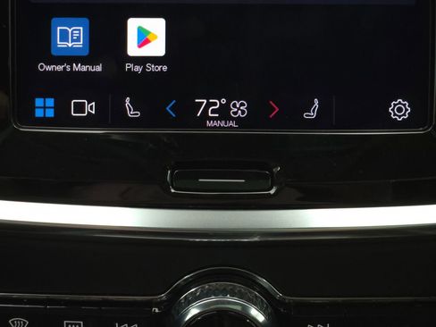 Used 2025 Volvo V60 B5 Cross Country Plus image 28