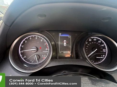 Used 2021 Toyota Camry SE FWD image 6