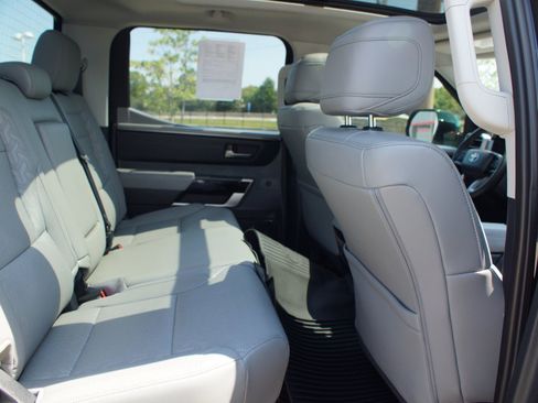 Used 2024 Toyota Tundra Limited AWD/4WD image 23