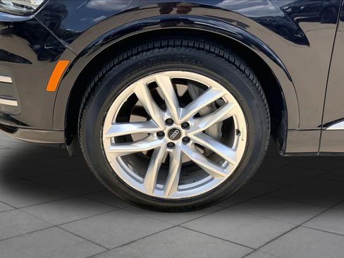 Used 2018 Audi Q7 3.0T Prestige AWD/4WD image 11