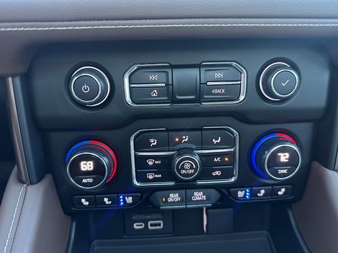 Used 2021 Chevrolet Tahoe High Country w/ Premium Package 2 image 60