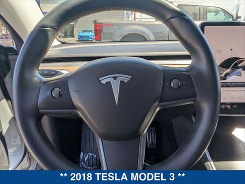 Used 2018 Tesla Model 3 Long Range RWD image 13