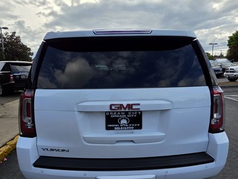 Used 2017 GMC Yukon SLT w/ Open Road Package AWD/4WD image 8