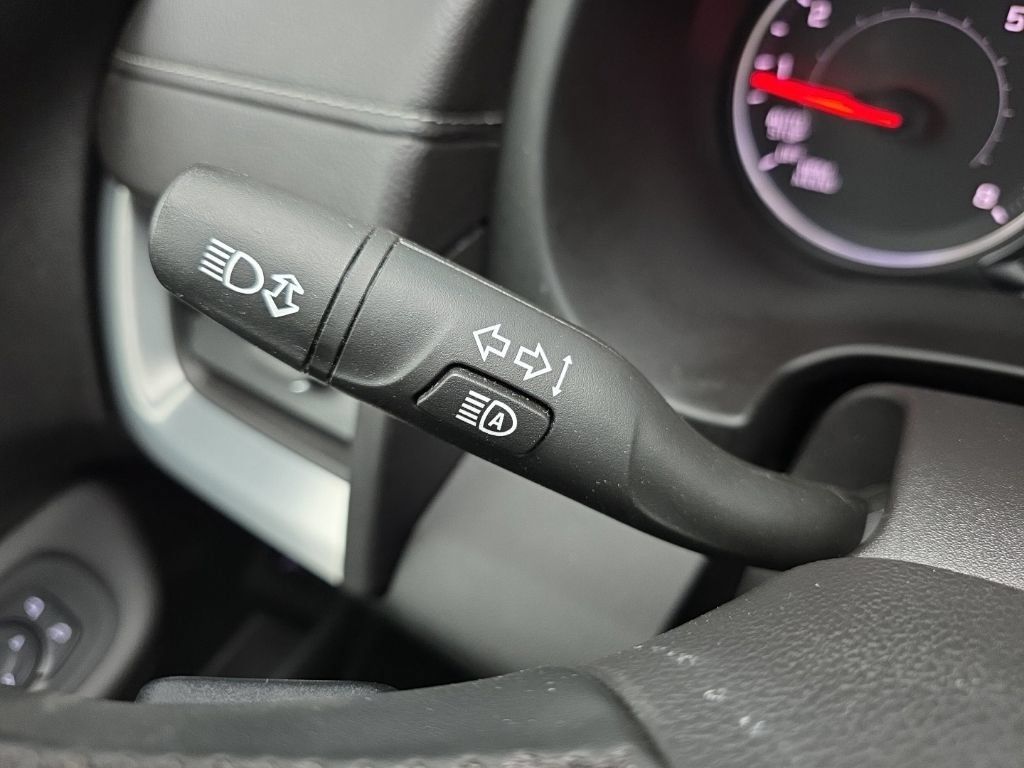 Used 2023 GMC Terrain SLT AWD/4WD image 29