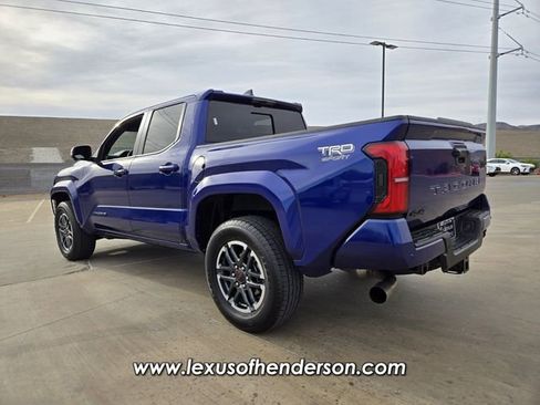 Used 2025 Toyota Tacoma TRD Sport w/ TRD Sport Premium Package AWD/4WD image 4