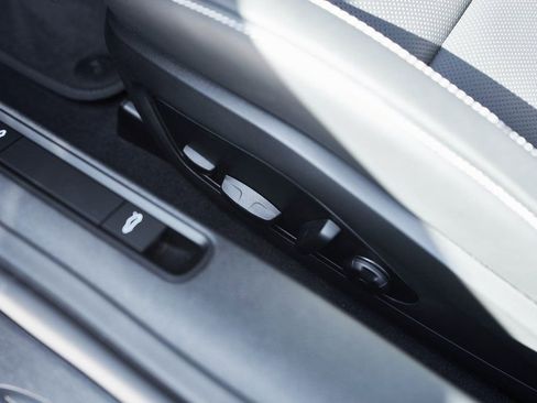 Used 2025 Porsche 911 Carrera 4 GTS w/ Premium Package image 30