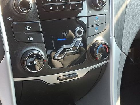Used 2011 Hyundai Sonata GLS FWD image 25