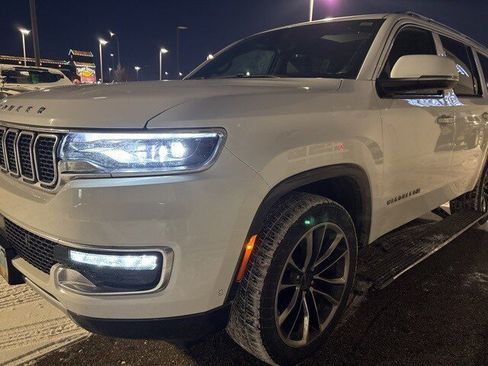 Used 2022 Jeep Wagoneer Series III w/ Premium Group I image 16