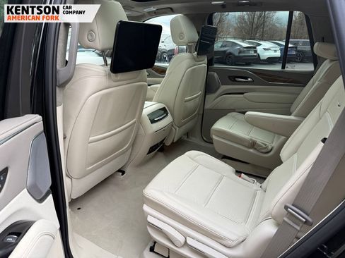 Used 2024 Cadillac Escalade Sport Platinum w/ LPO, ONYX Package image 39