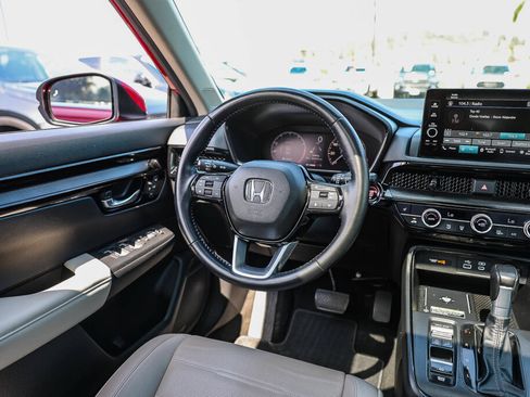 Used 2025 Honda CR-V EX-L image 5