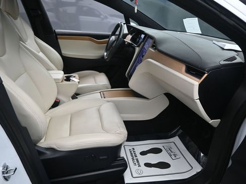 Used 2021 Tesla Model X Long Range image 34