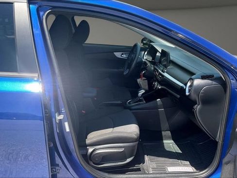 Used 2023 Kia Forte LXS FWD image 7