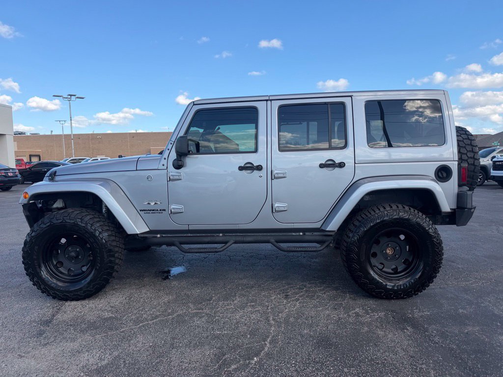 Used 2017 Jeep Wrangler Unlimited Sahara w/ Max Tow Package AWD/4WD image 14