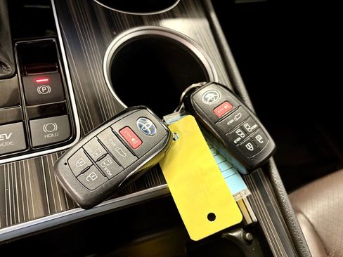 Used 2022 Toyota Sienna Platinum image 15