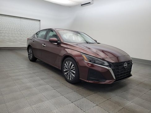 Used 2023 Nissan Altima 2.5 SV image 13
