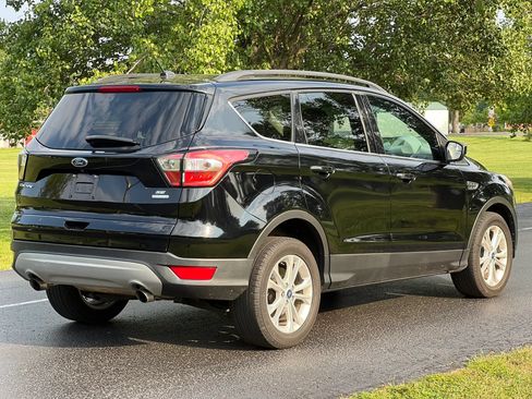 Used 2018 Ford Escape SE FWD image 5