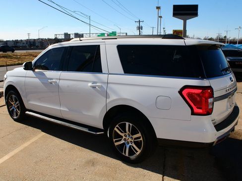 Used 2023 Ford Expedition Max XLT image 11