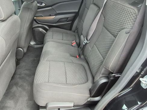 Used 2019 GMC Acadia SLE FWD image 19