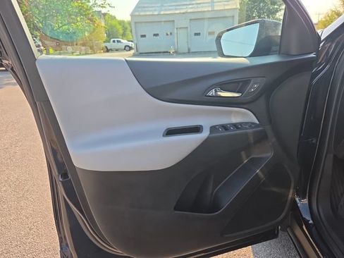 Used 2020 Chevrolet Equinox LS FWD image 11
