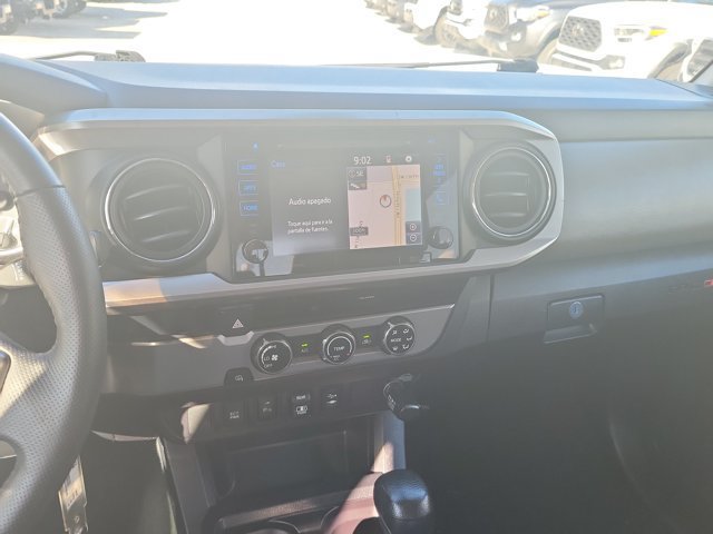 Used 2018 Toyota Tacoma SR5 RWD image 19
