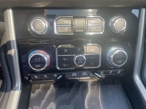 Certified 2022 GMC Yukon Denali w/ Advanced Technology Package image 26