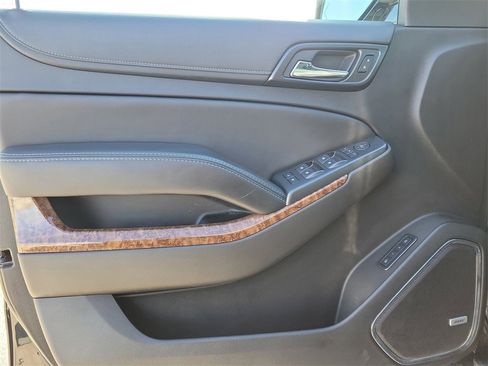 Used 2017 Chevrolet Suburban Premier image 19