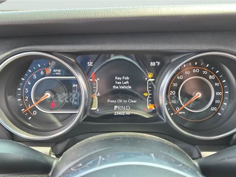 Used 2022 Jeep Wrangler Unlimited Sahara w/ Cold Weather Group AWD/4WD image 13