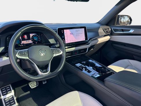 Used 2024 Volkswagen Atlas Cross Sport SEL Premium R-Line image 17