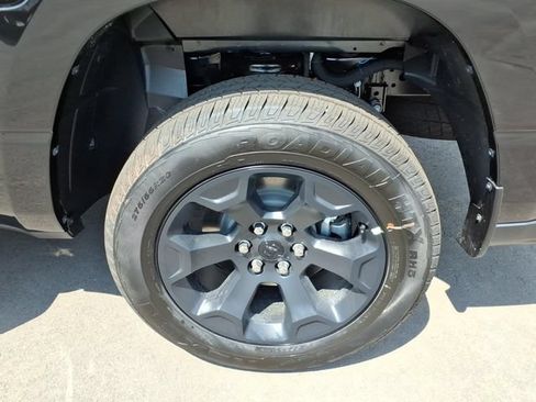 New 2026 RAM 1500 Express AWD/4WD image 4