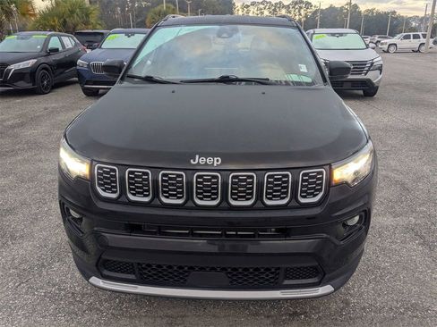 Used 2025 Jeep Compass Limited image 9