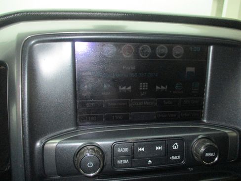 Used 2018 Chevrolet Silverado 1500 LT w/ LT Eassist Package AWD/4WD image 18