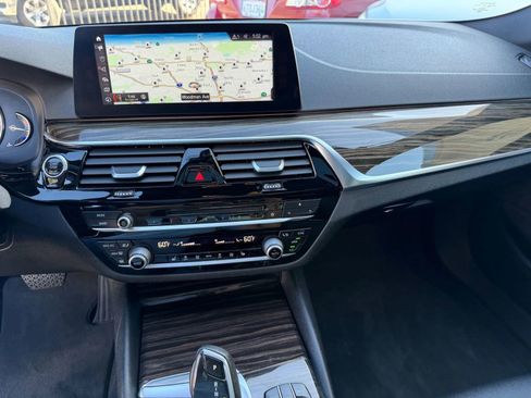 Used 2018 BMW 530i w/ Premium Package RWD image 35
