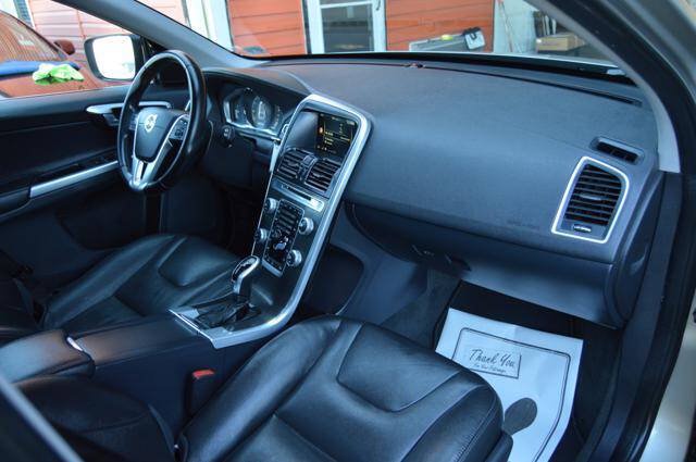 Used 2015 Volvo XC60 T5 Premier w/ Proximity Package FWD image 15