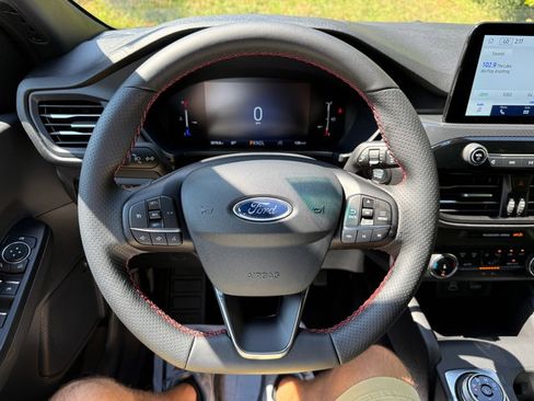 Used 2025 Ford Escape ST-Line AWD/4WD image 18