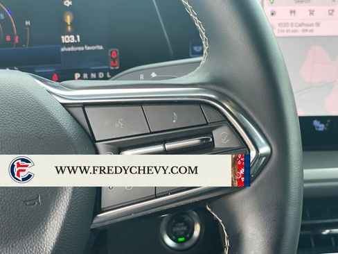 Used 2025 Chevrolet Traverse LT FWD image 36