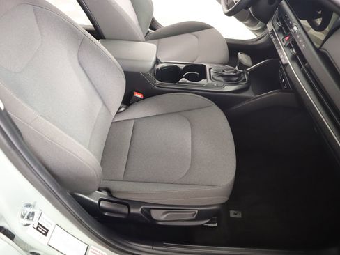 Used 2025 Kia K4 LXS image 12