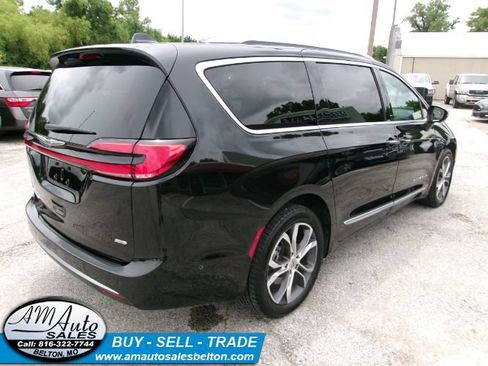 Used 2021 Chrysler Pacifica Pinnacle AWD/4WD image 5