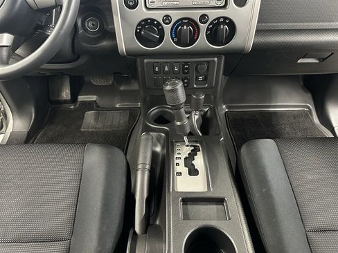 Used 2012 Toyota FJ Cruiser 4WD w/ Convenience Pkg image 19
