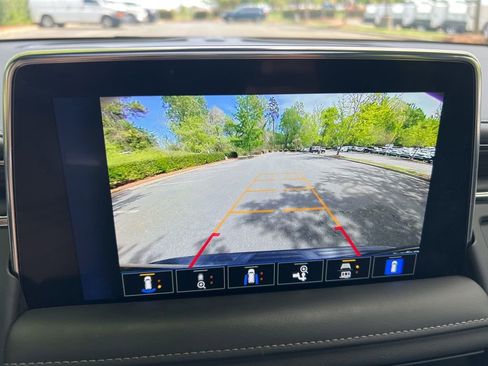 Used 2022 Chevrolet Tahoe Z71 w/ Z71 Off-Road Package image 36