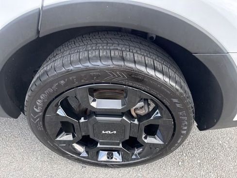 Used 2024 Kia Sorento X-Line EX AWD/4WD image 11