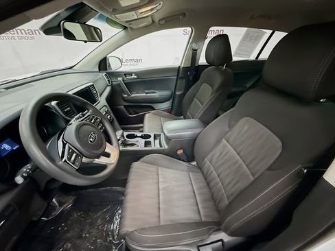 Used 2020 Kia Sportage LX image 19