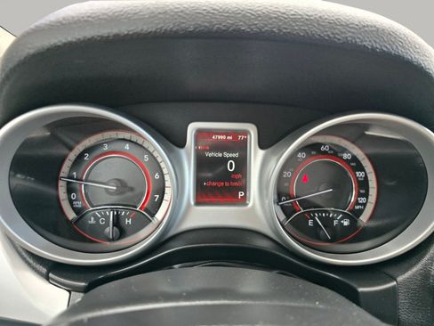 Used 2019 Dodge Journey SE w/ Connectivity Group FWD image 7