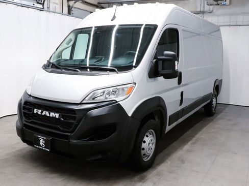 Used 2023 RAM ProMaster 2500 FWD image 3
