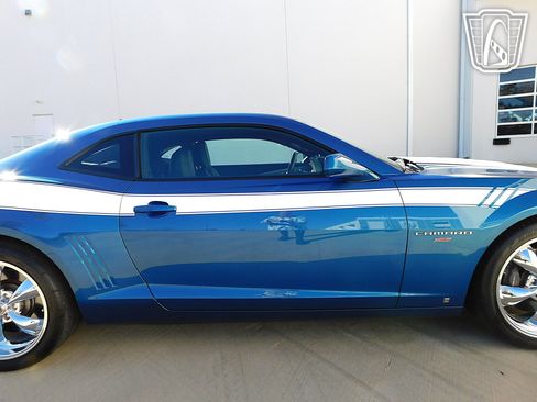 Used 2010 Chevrolet Camaro SS RWD image 31