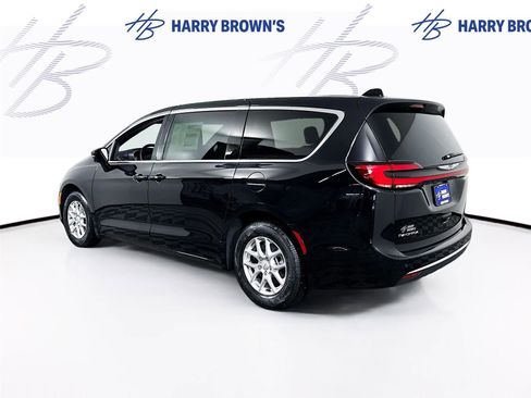New 2026 Chrysler Pacifica Select FWD image 29