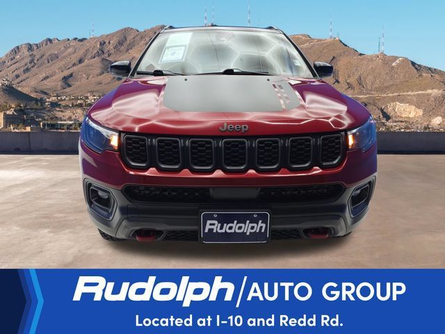 Used 2025 Jeep Compass Trailhawk AWD/4WD image 8