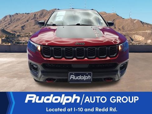 Used 2025 Jeep Compass Trailhawk image 8